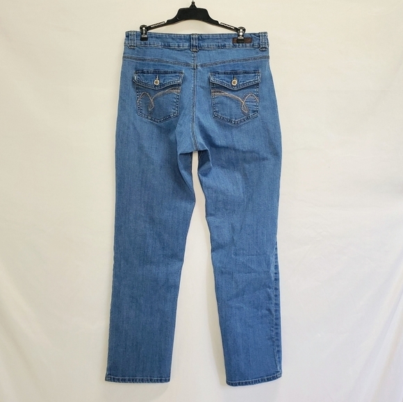 Lee Classic Fit Mid-Rise Light Wash Straight Leg Jeans - Picture 3 of 6